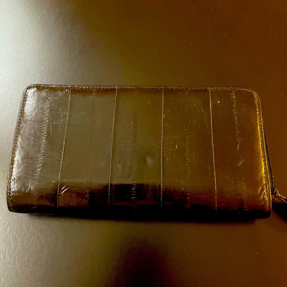 Pre-owned Vintage Lee Sands Black Eel Skin Wallet.